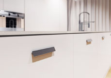 maniglia 3420 MANIGLIA 3420, maniglie di design. Mital produttore di maniglie: maniglia in zama ad incasso, completa di viti m4 x 15 - doppio interasse.